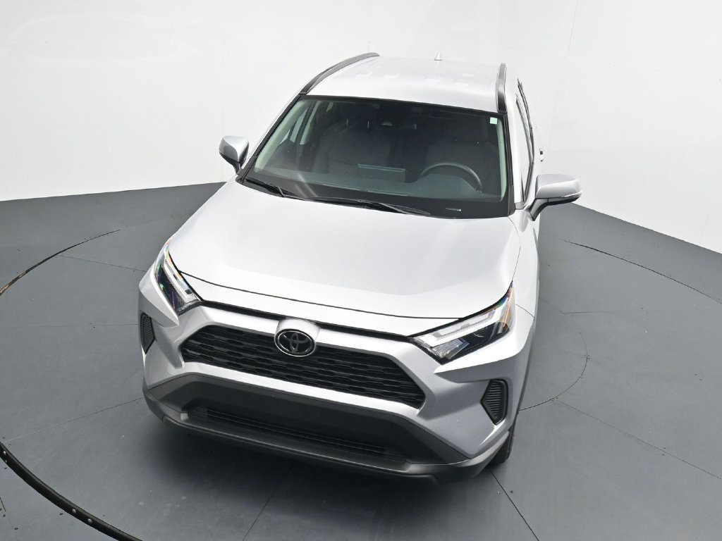 Used 2025 Toyota RAV4 XLE AWD/4WD image 11