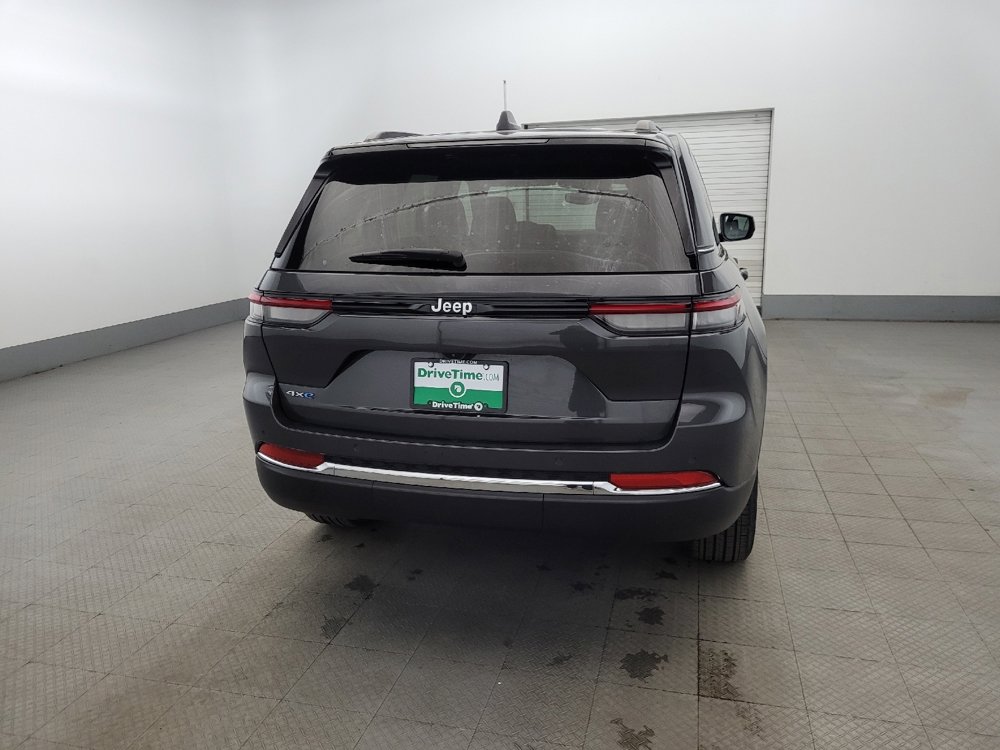 Used 2024 Jeep Grand Cherokee Limited 4xe image 7