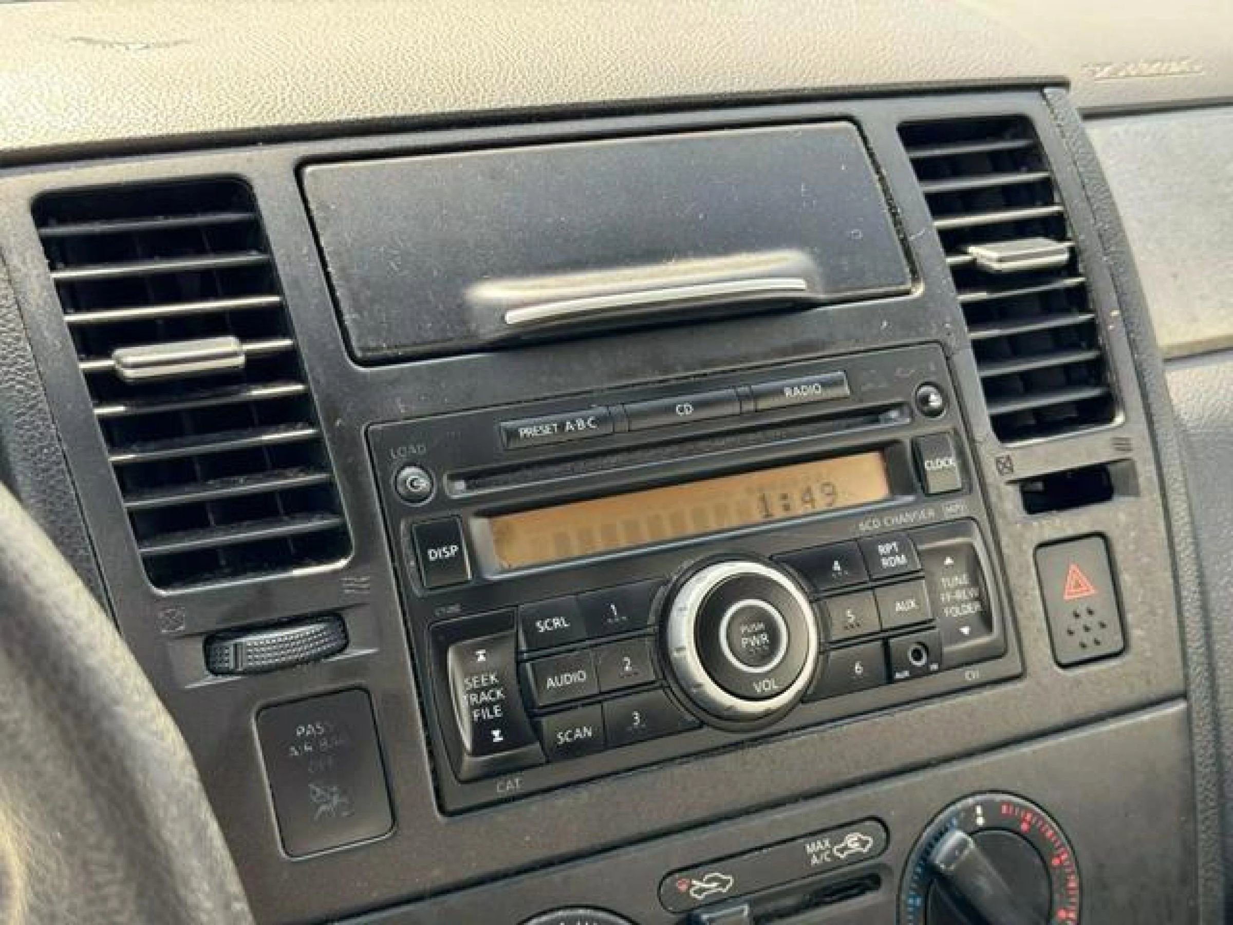 Used 2011 Nissan Versa 1.8 S image 20