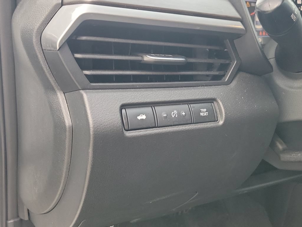 Used 2025 Nissan Altima 2.5 SV FWD image 16