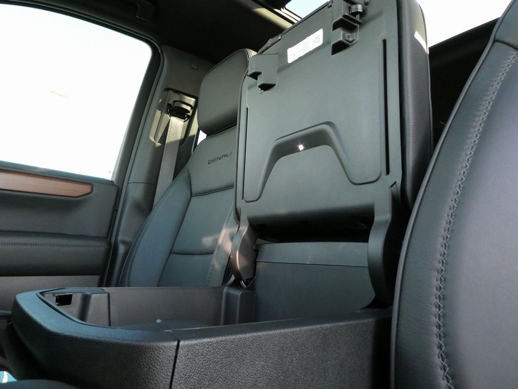 Certified 2025 GMC Yukon Denali image 34