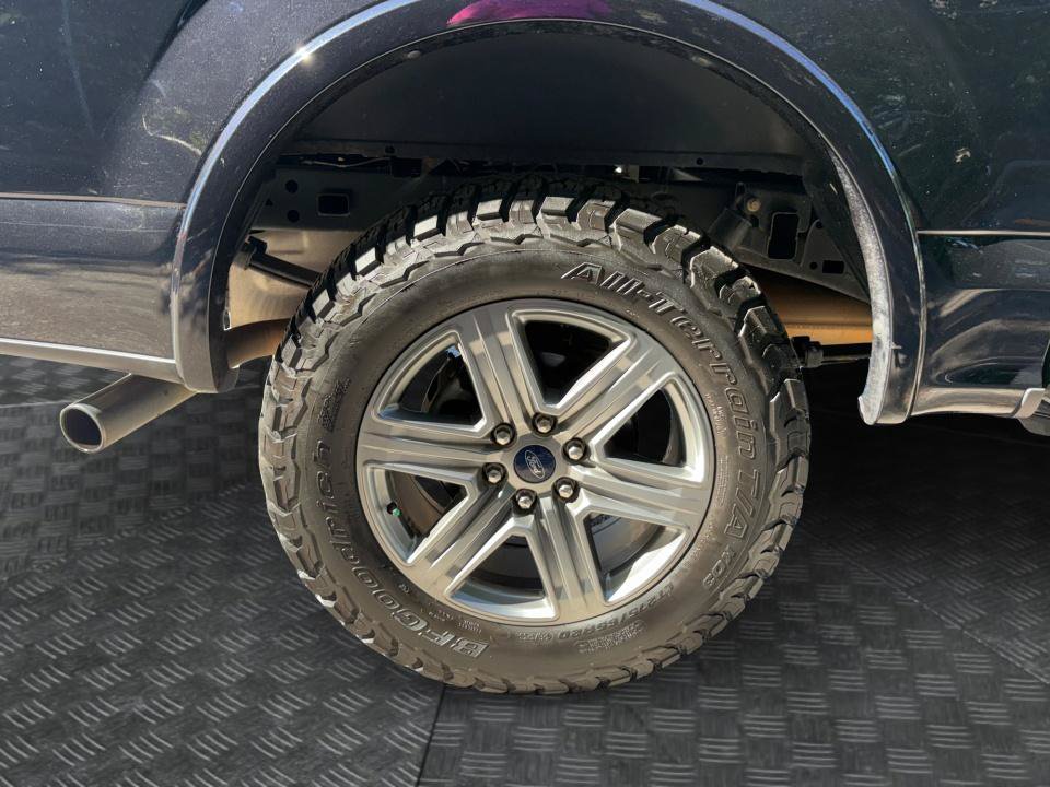 Used 2019 Ford F150 Lariat w/ Equipment Group 502A Luxury AWD/4WD image 23