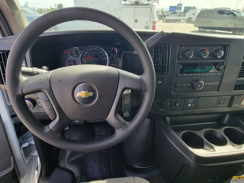 New 2026 Chevrolet Express 3500 Extended RWD image 4