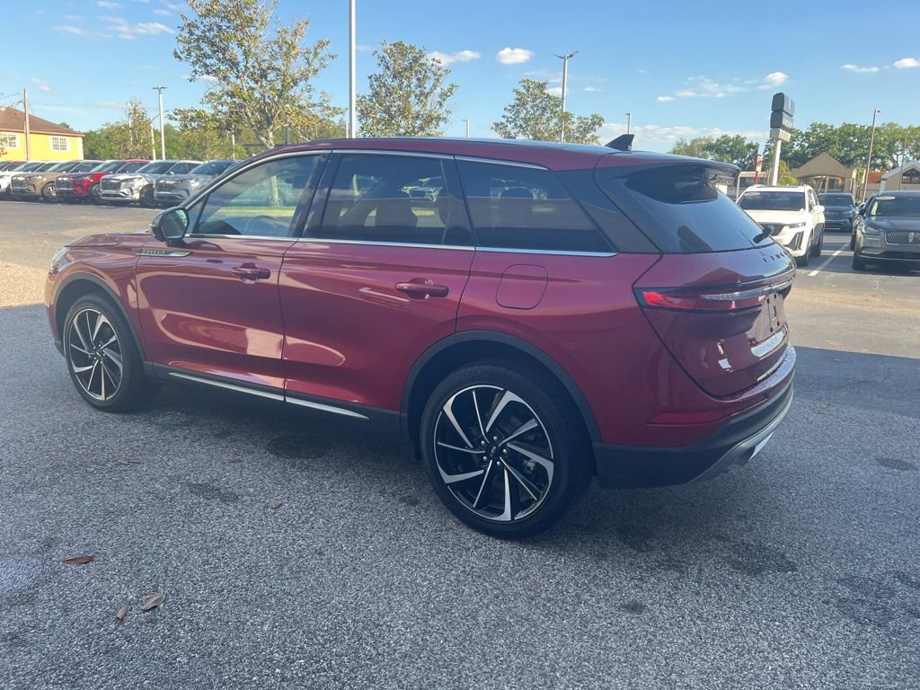 Used 2025 Lincoln Corsair Reserve image 6