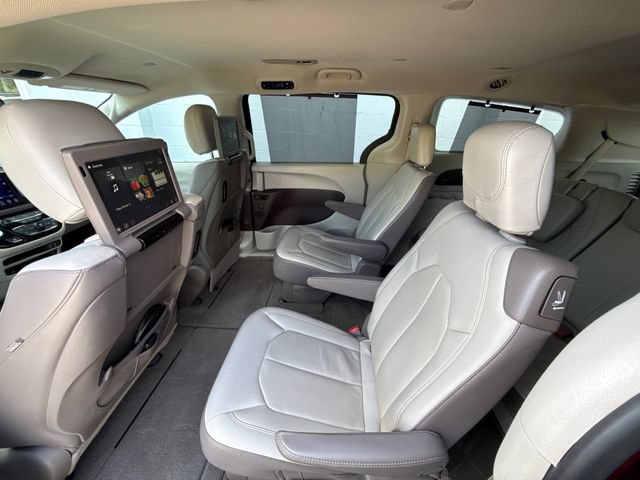 Used 2017 Chrysler Pacifica Touring-L Plus FWD image 42