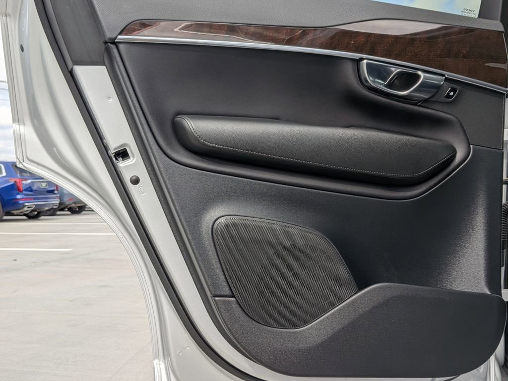 Used 2019 Volvo XC90 T5 Momentum w/ Protection Package Premier image 26