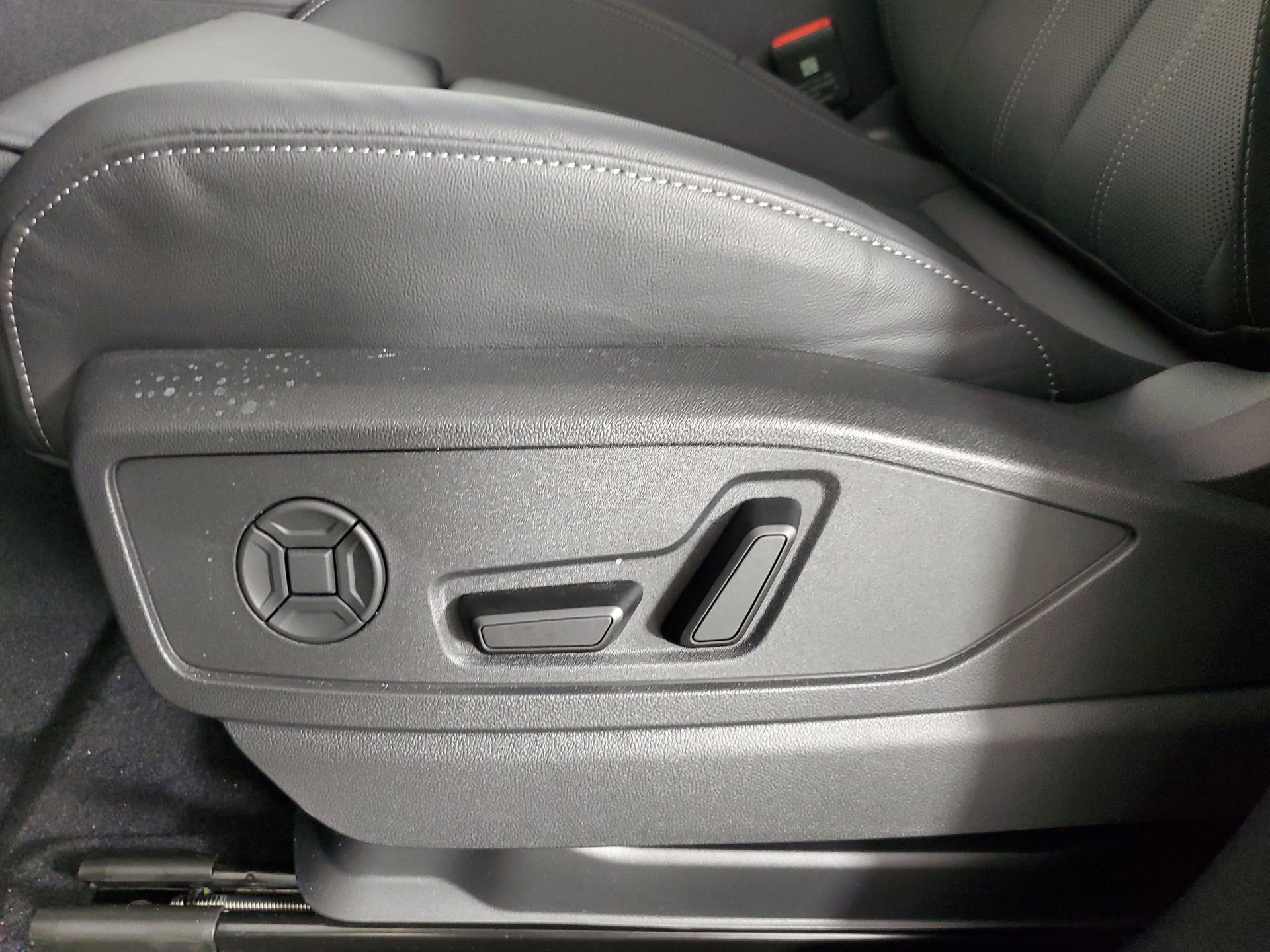 New 2025 Audi Q5 Premium Plus image 27