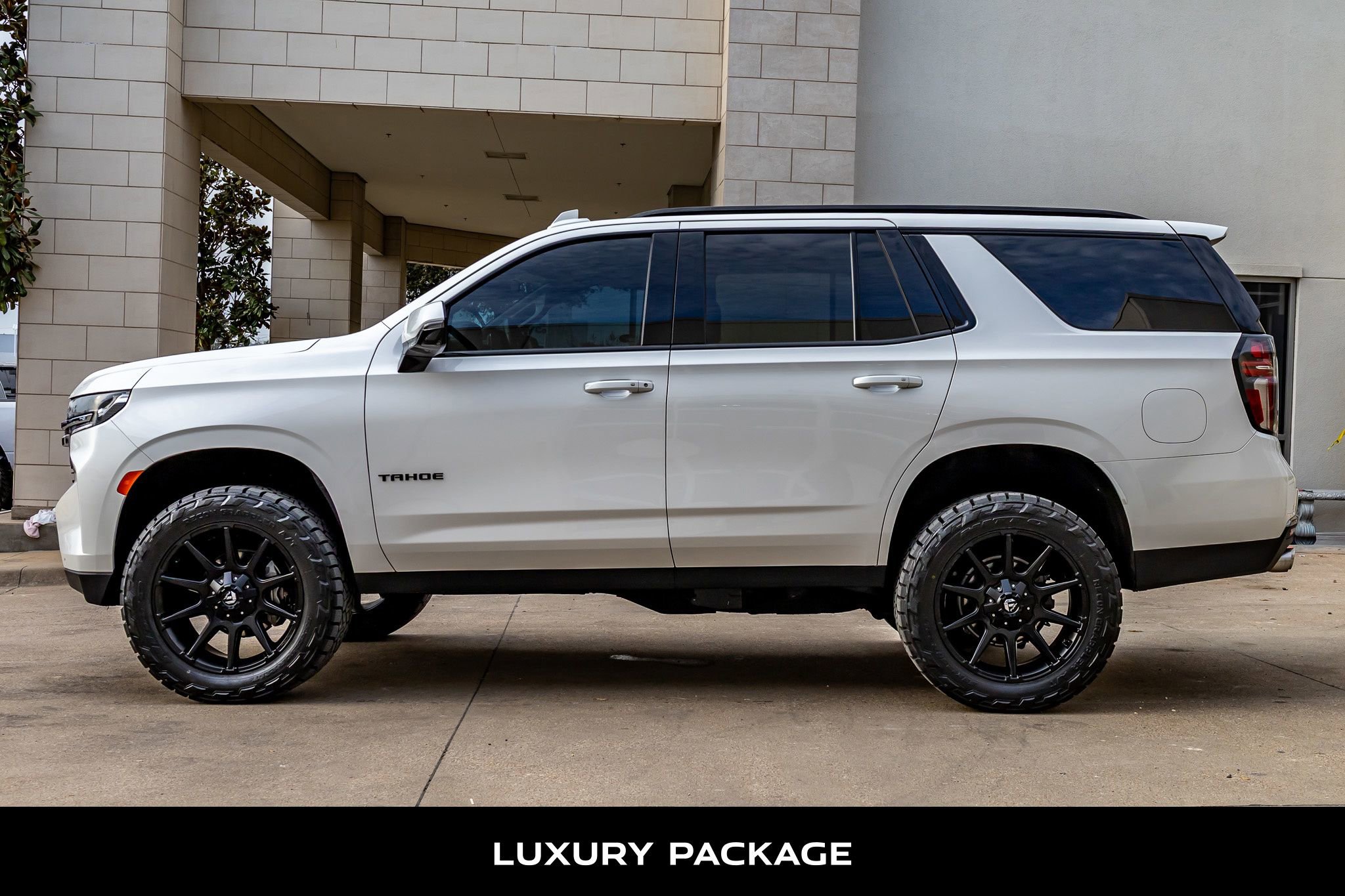 Used 2022 Chevrolet Tahoe RST w/ Sport Performance Package AWD/4WD image 6