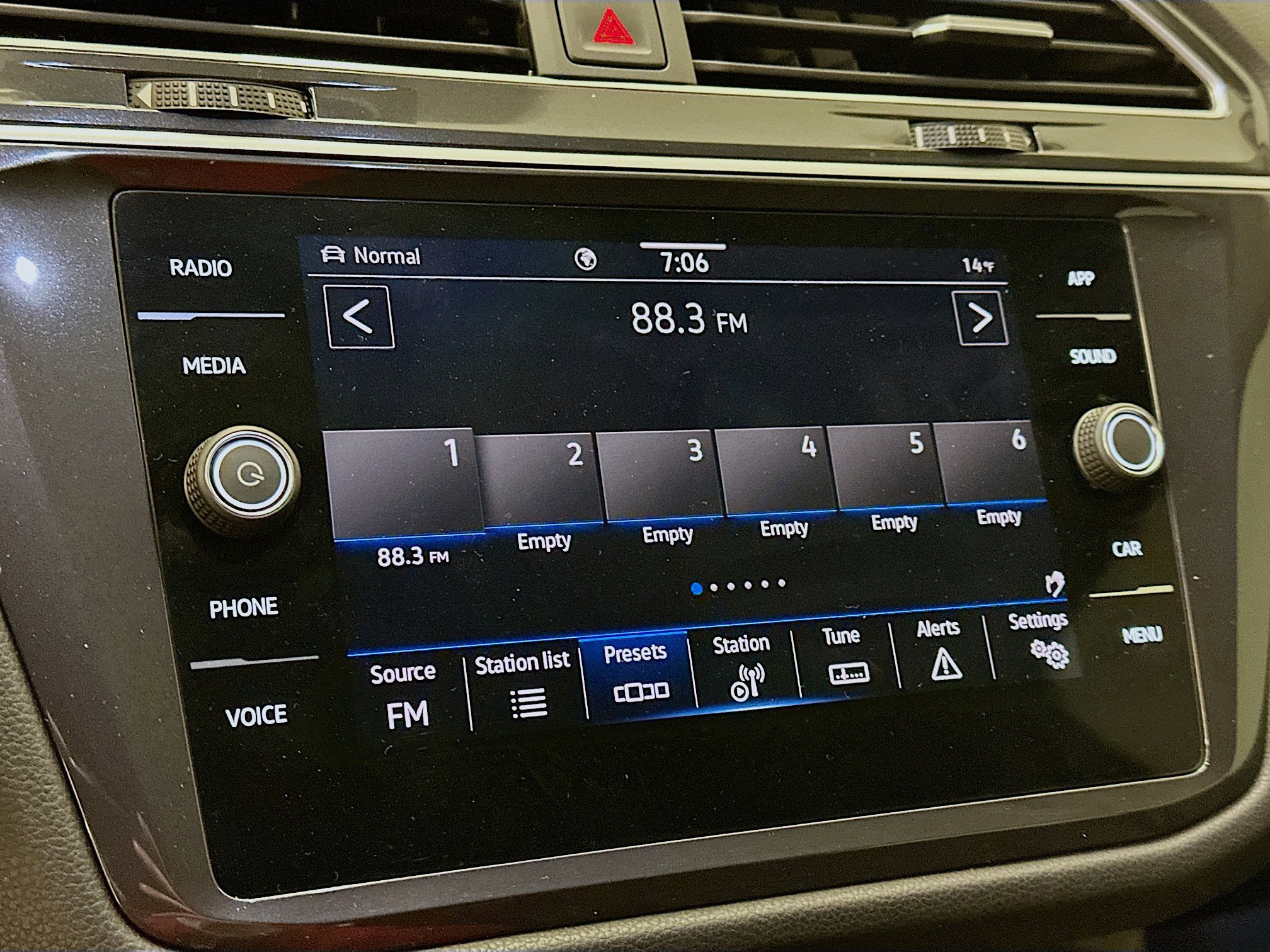 Used 2024 Volkswagen Tiguan Wolfsburg Edition image 21