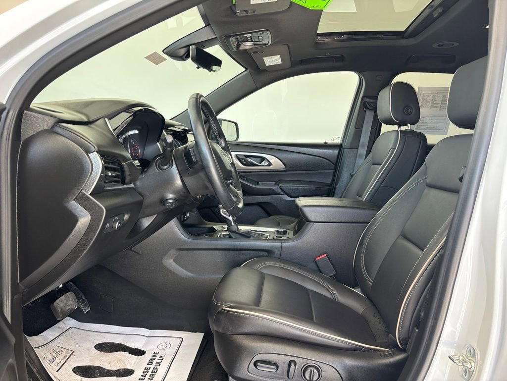 Used 2023 Chevrolet Traverse Premier w/ Redline Edition AWD/4WD image 9