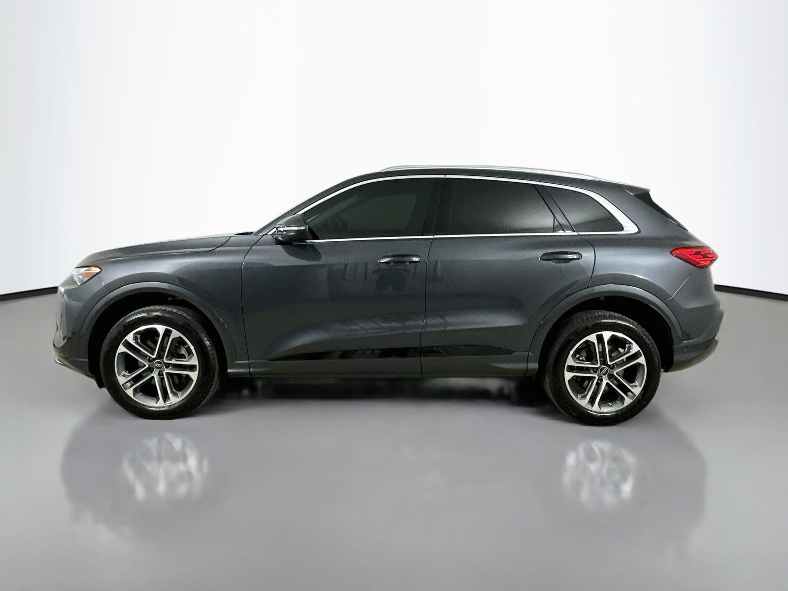 Used 2025 Audi Q5 Premium w/ Convenience Package AWD/4WD image 8