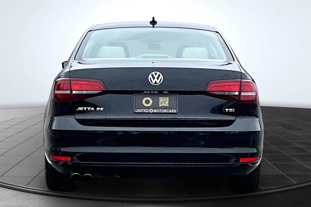 Used 2017 Volkswagen Jetta SE image 5