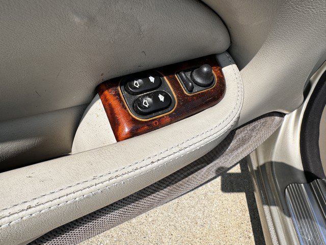 Used 1998 Jaguar XK8 Convertible image 15