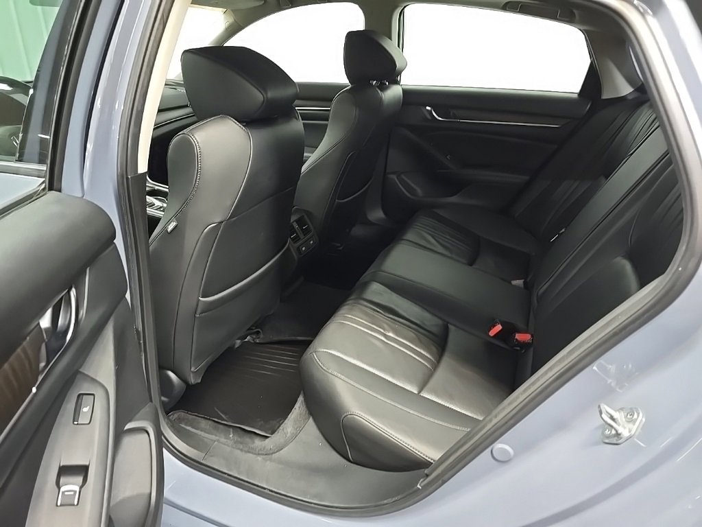 Used 2022 Honda Accord Touring image 31