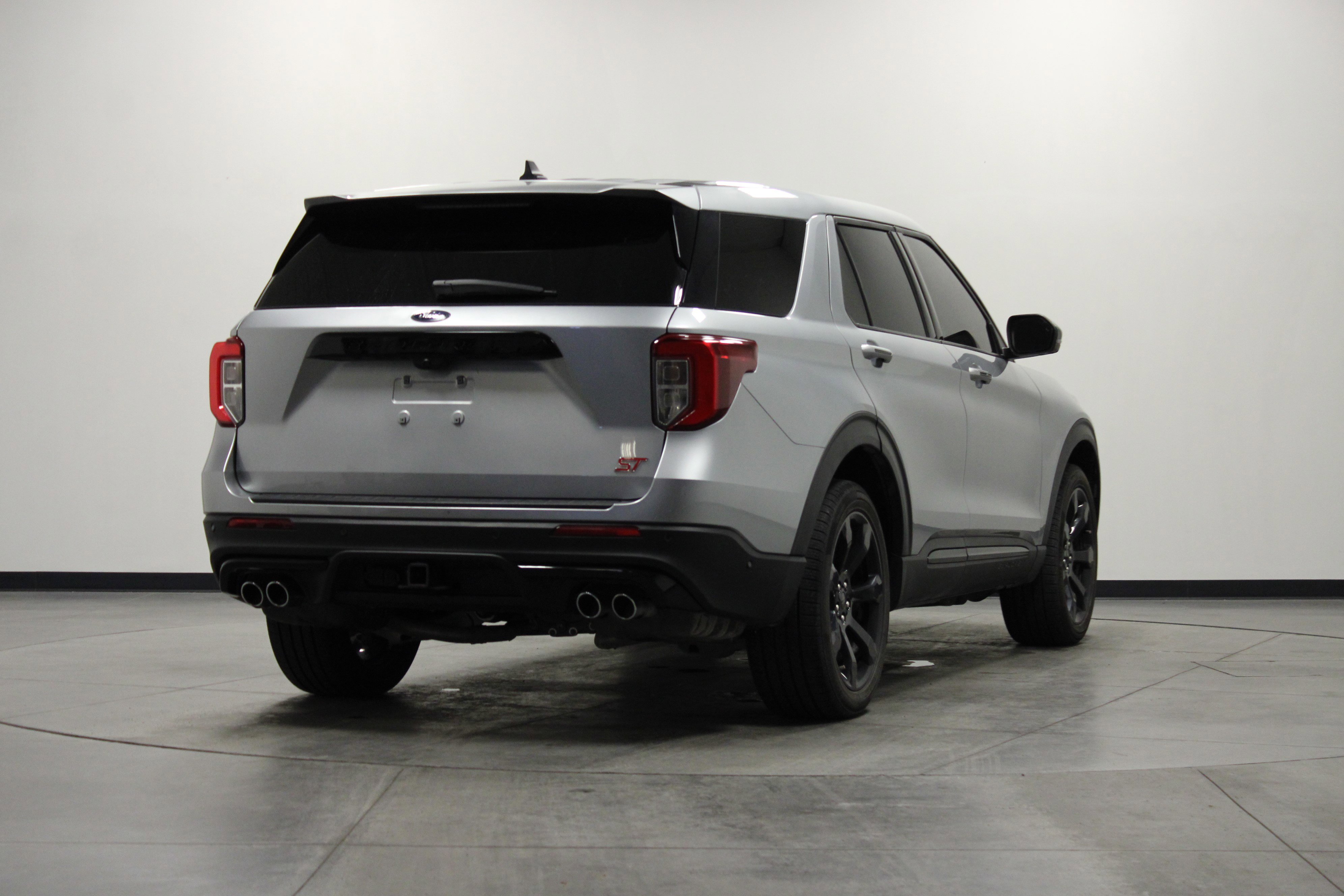 Used 2022 Ford Explorer ST w/ Equipment Group 401A image 4