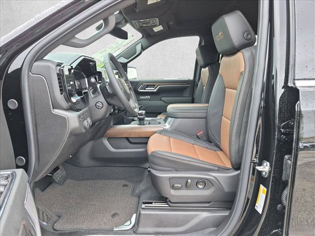 New 2026 Chevrolet Silverado 1500 High Country w/ Z71 Off-Road Package AWD/4WD image 4