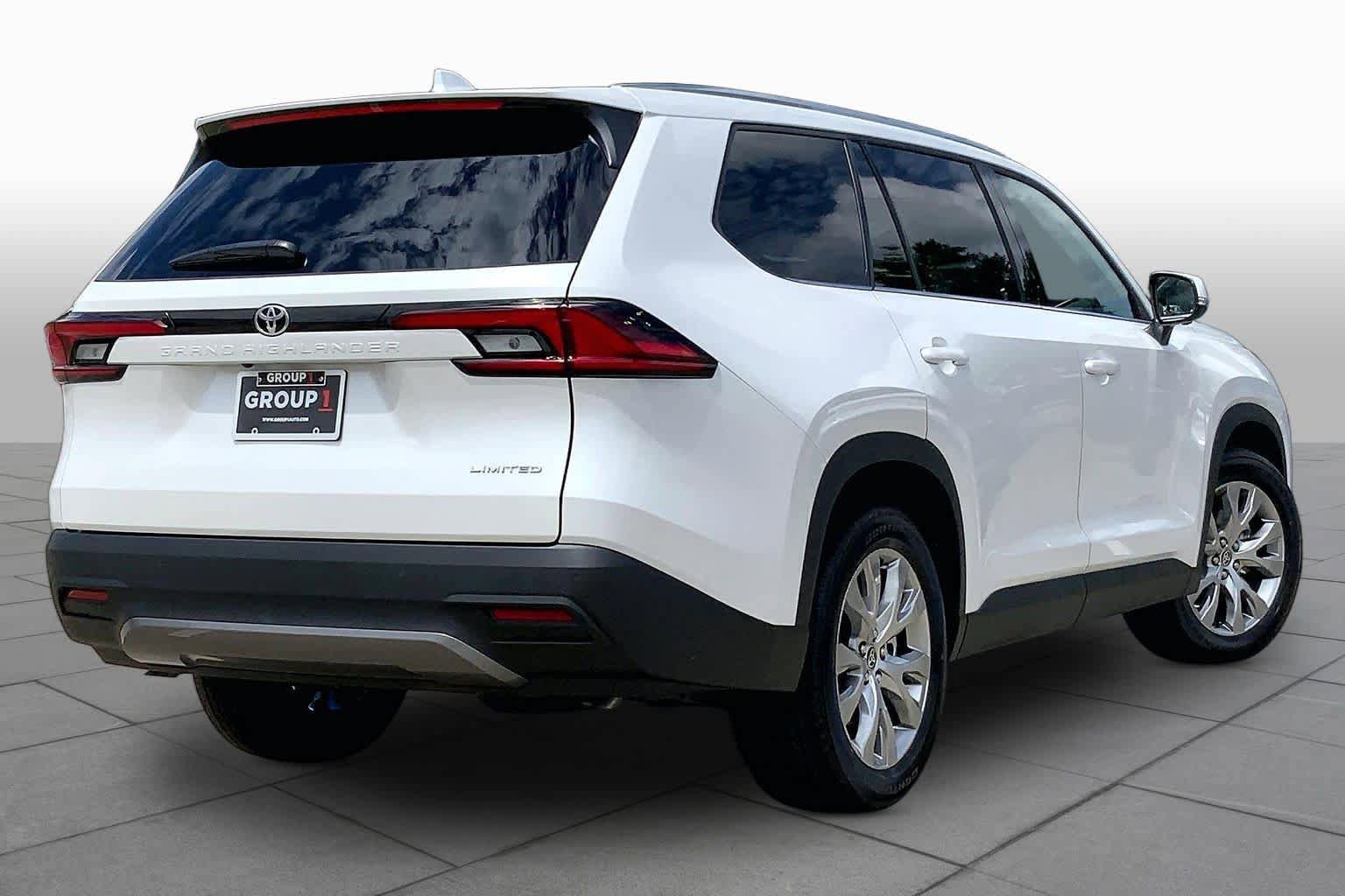 Used 2026 Toyota Grand Highlander FWD image 13