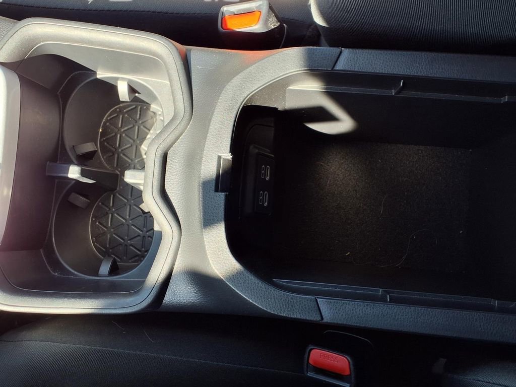 Used 2025 Toyota RAV4 XLE image 13