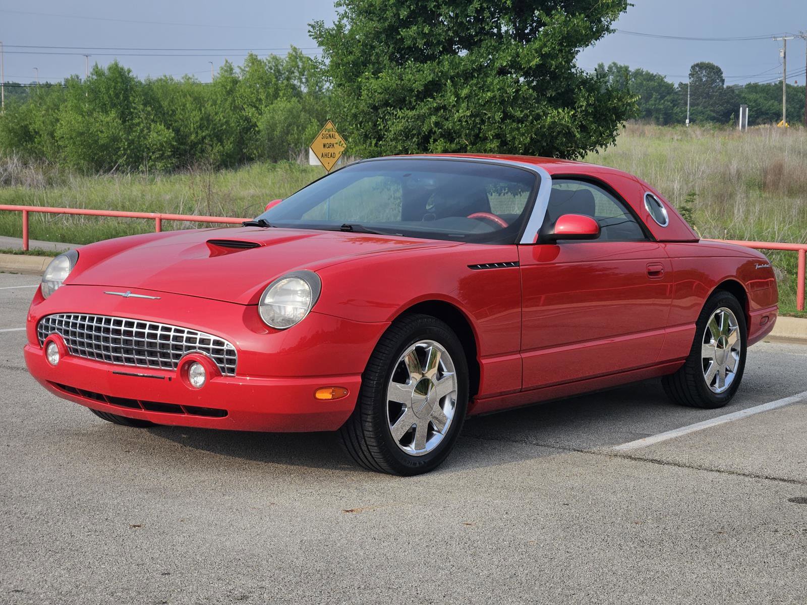 Used 2002 Ford Thunderbird RWD image 3