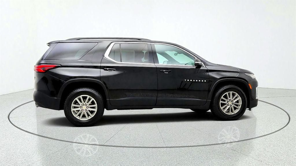 Used 2023 Chevrolet Traverse LT AWD/4WD image 4