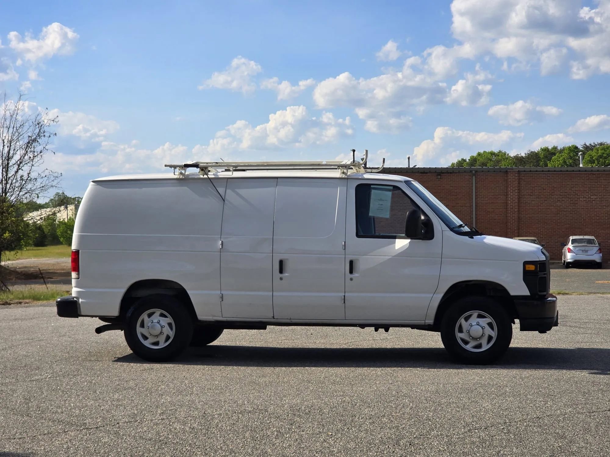 Used 2014 Ford E-350 and Econoline 350 Super Duty RWD image 15