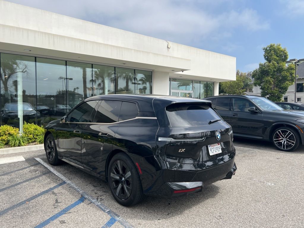 Used 2022 BMW iX xDrive50 w/ Premium Package image 4