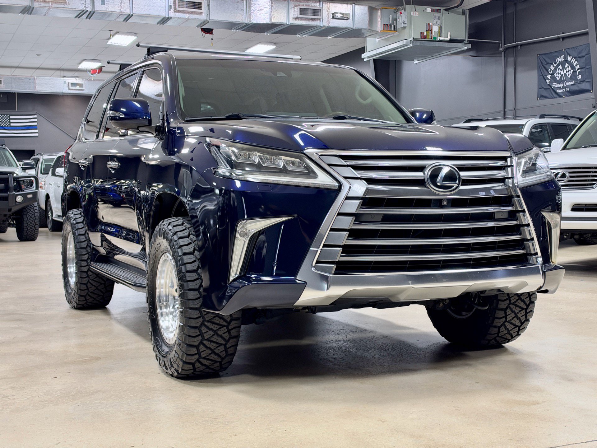 Used 2017 Lexus LX 570 4WD w/ Luxury Package image 1