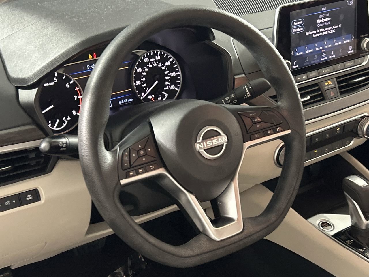 Used 2025 Nissan Altima 2.5 SV image 13