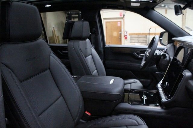 New 2026 GMC Yukon Denali w/ Denali Reserve Package image 12