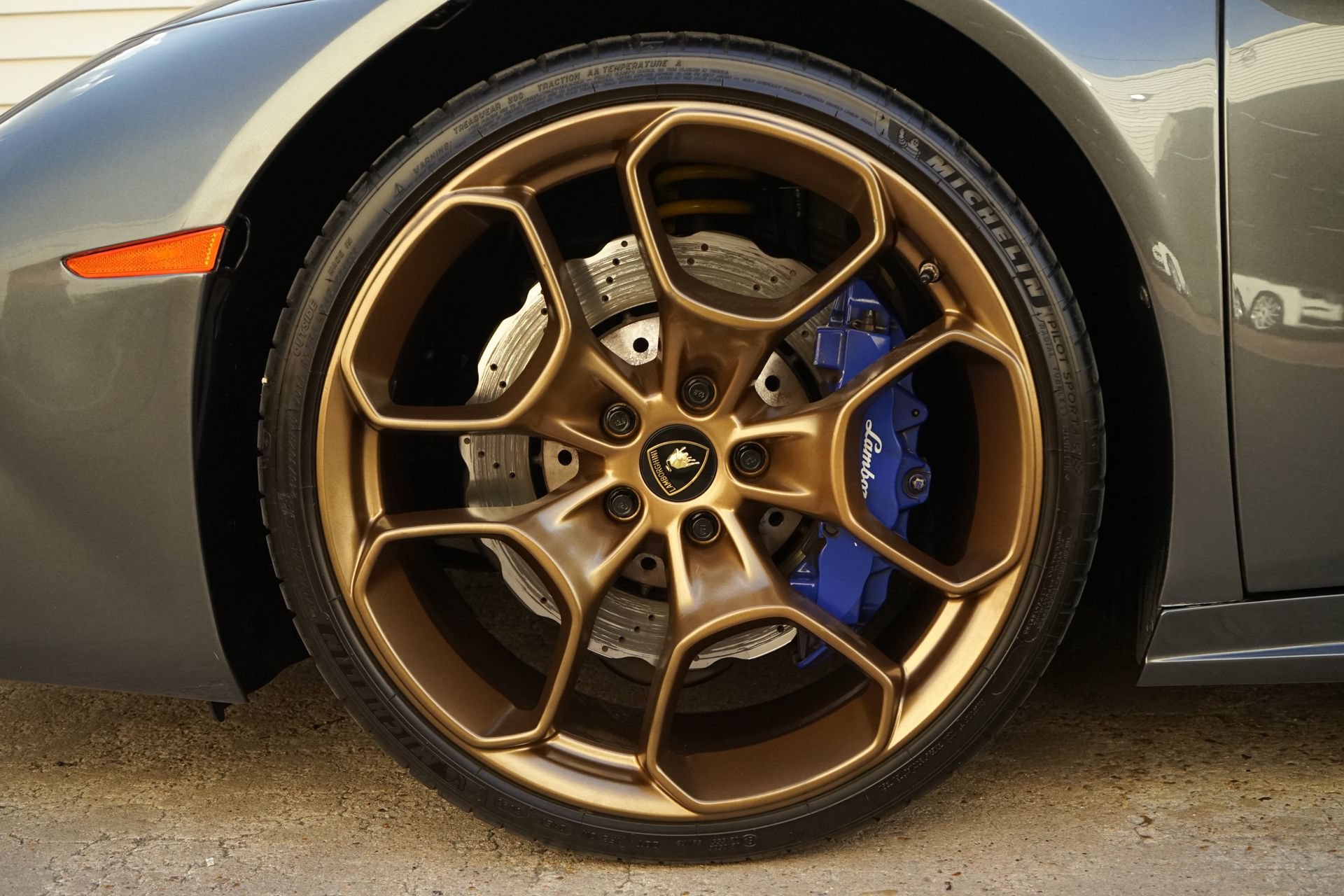 Used 2018 Lamborghini Huracan LP 580-2 RWD image 22