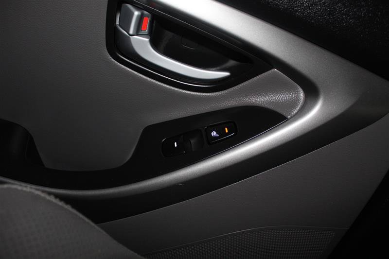 Used 2014 Hyundai Elantra Limited FWD image 31