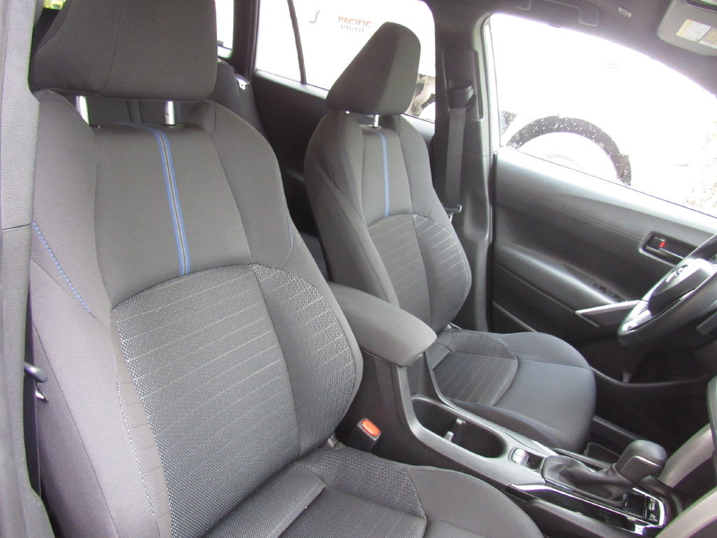 Certified 2025 Toyota Corolla Cross AWD Hybrid w/ Moonroof Package image 18