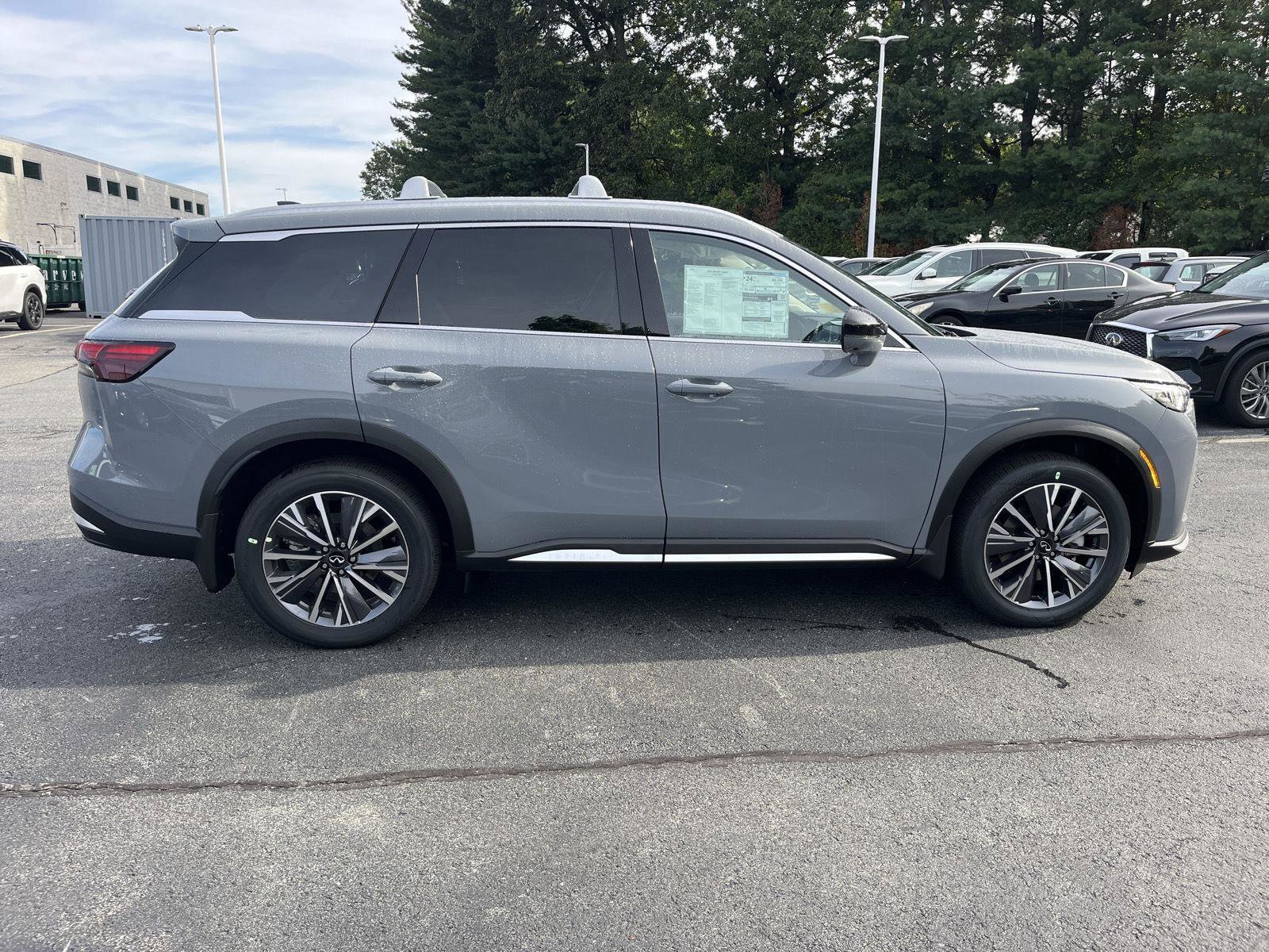 New 2026 INFINITI QX60 Luxe w/ Cargo Package image 2