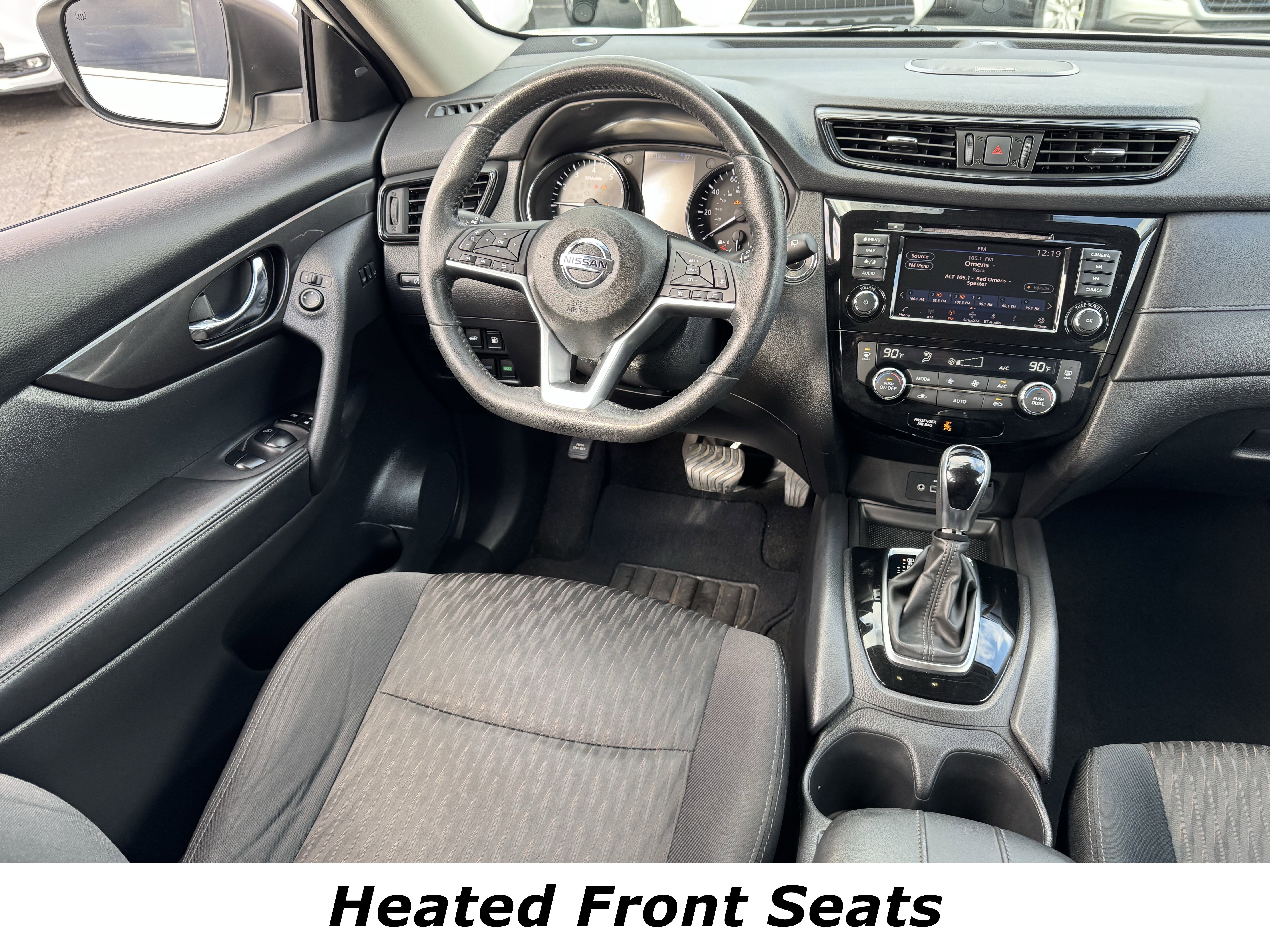 Used 2019 Nissan Rogue SV w/ Premium Package image 4