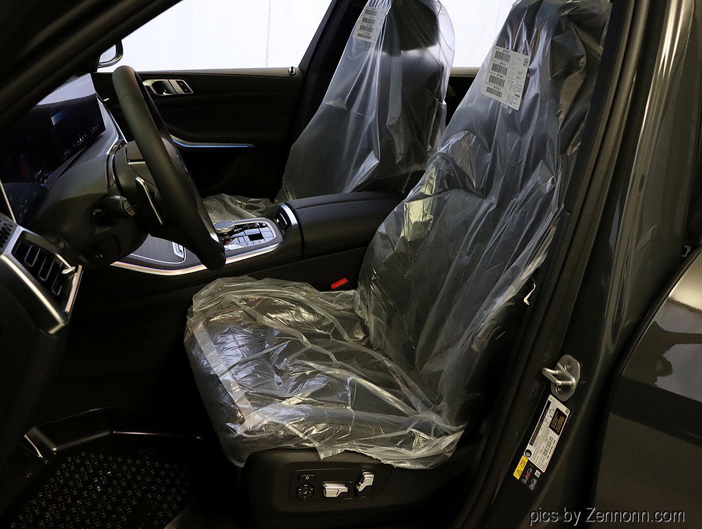 Used 2026 BMW X5 xDrive50e w/ Climate Comfort Package image 12