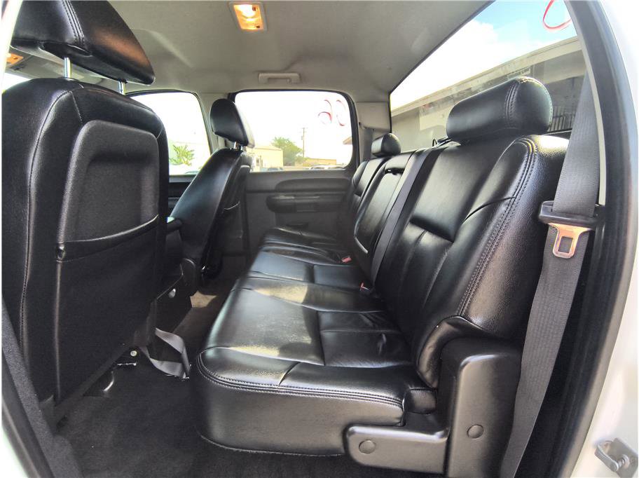 Used 2011 GMC Sierra 2500 SLE w/ SLE Preferred Package AWD/4WD image 10