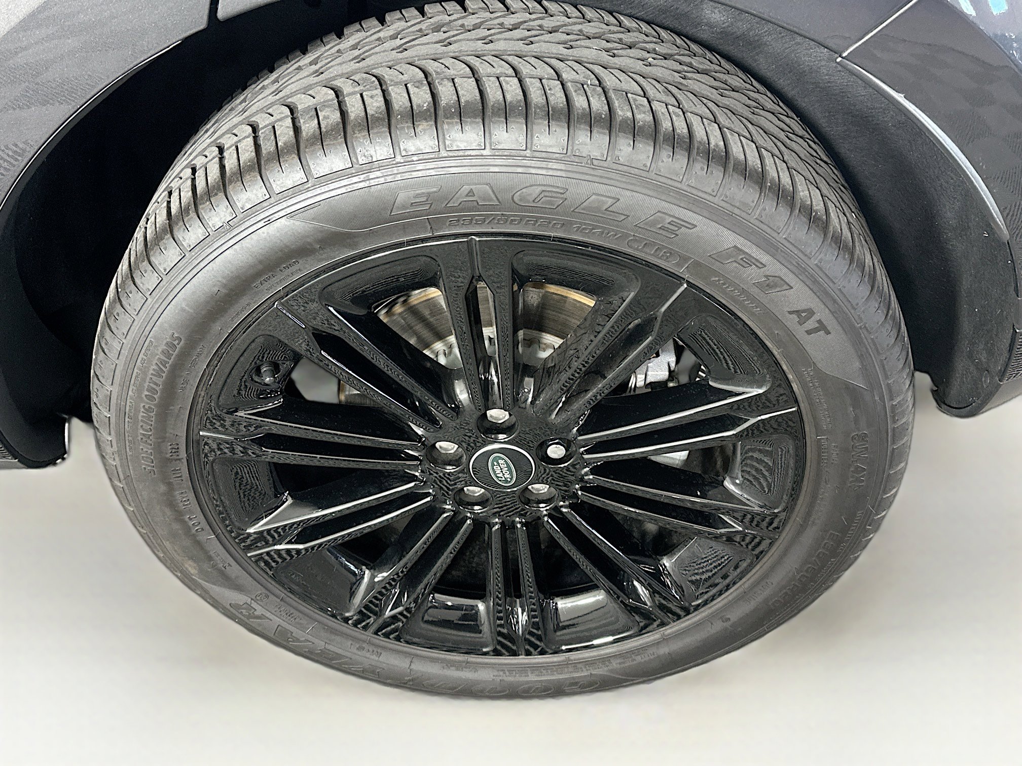 Used 2024 Land Rover Range Rover Evoque S image 11