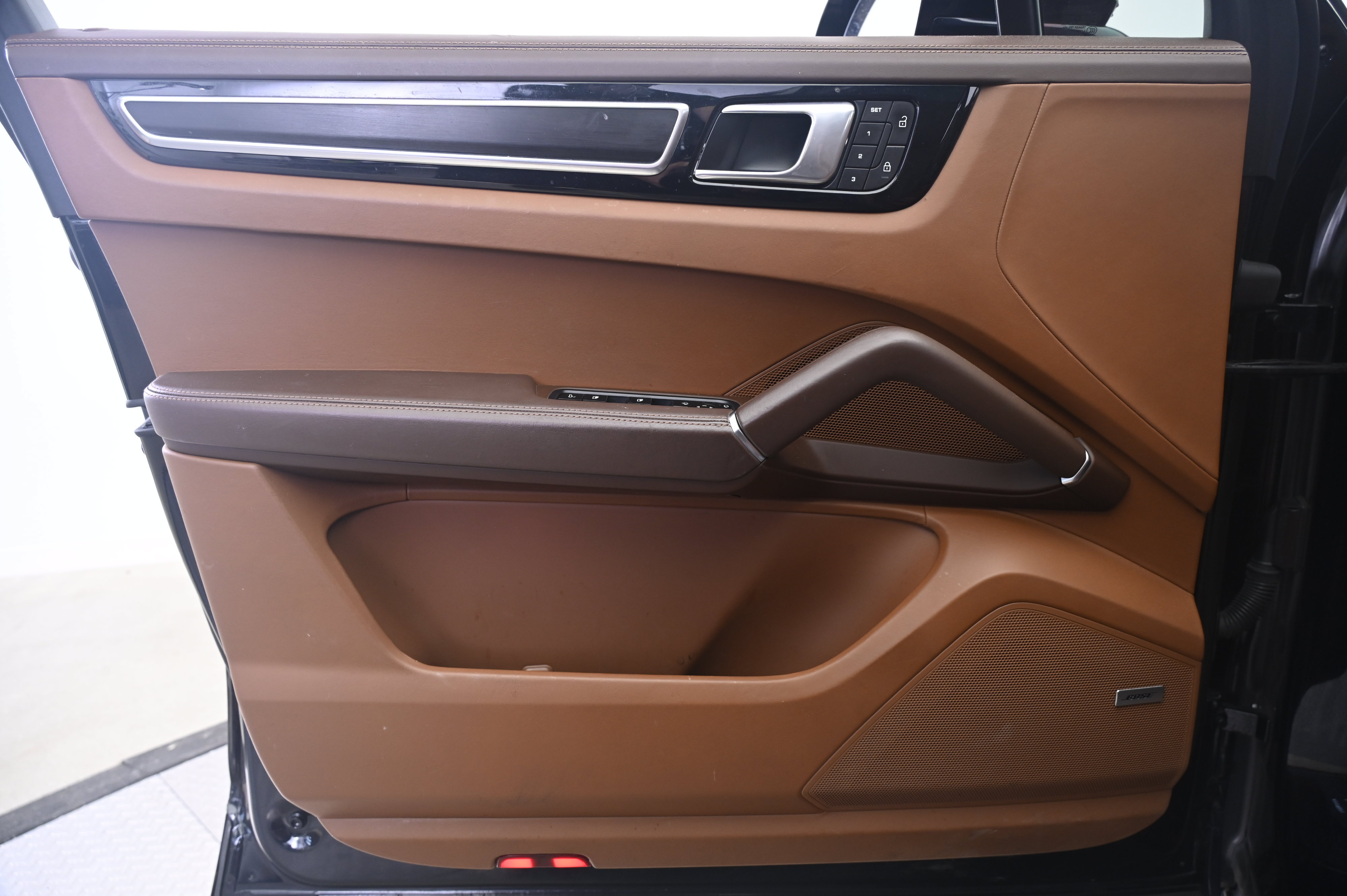 Certified 2023 Porsche Cayenne GTS AWD/4WD image 26