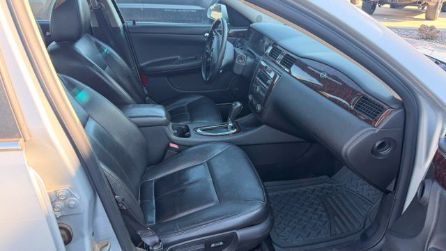 Used 2012 Chevrolet Impala LTZ FWD image 13