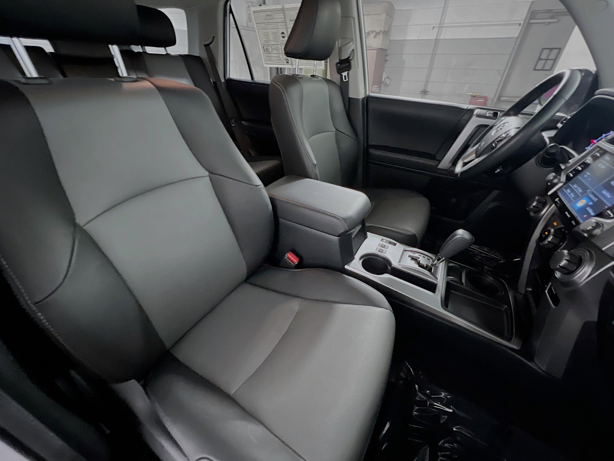 Used 2024 Toyota 4Runner SR5 Premium w/ Moonroof Package RWD image 31