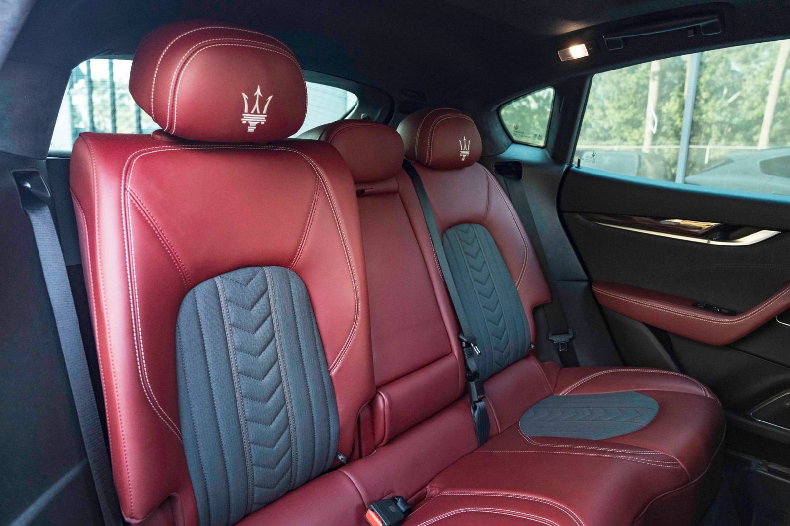 Used 2019 Maserati Levante GranLusso AWD/4WD image 41
