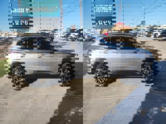 New 2026 Chevrolet Trax RS image 3