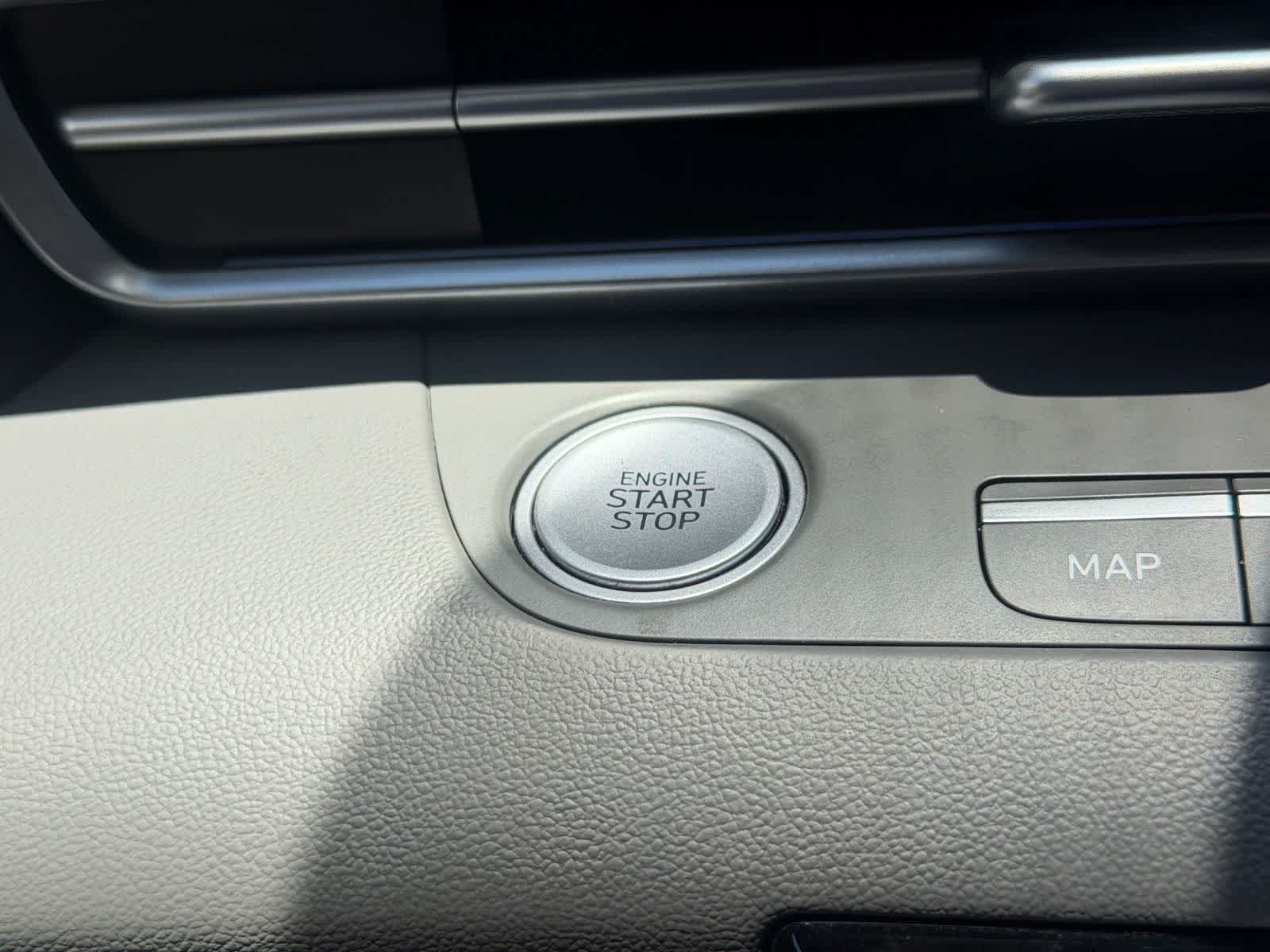 Used 2024 Hyundai Elantra SEL FWD image 29