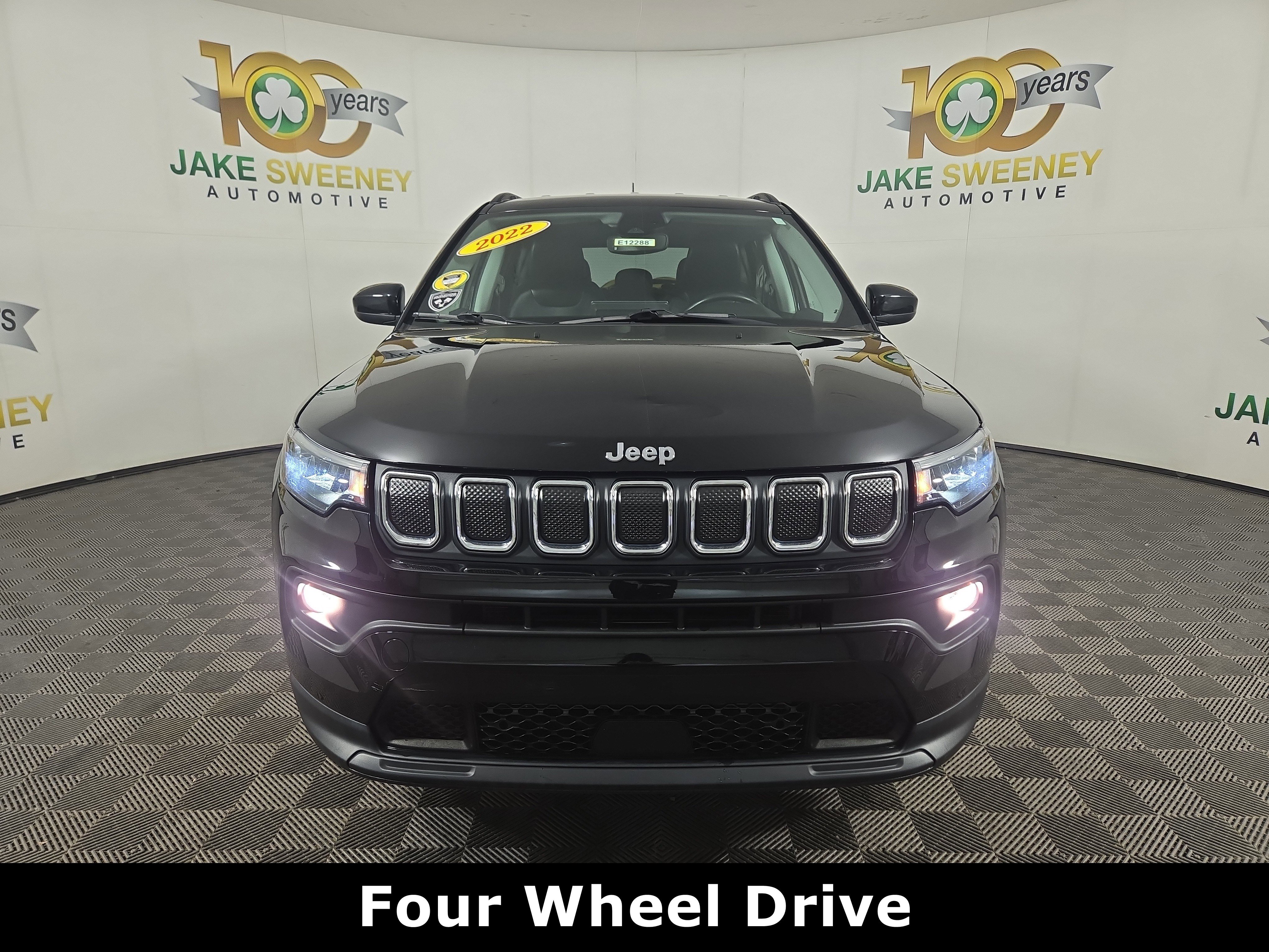 Used 2022 Jeep Compass Latitude image 3