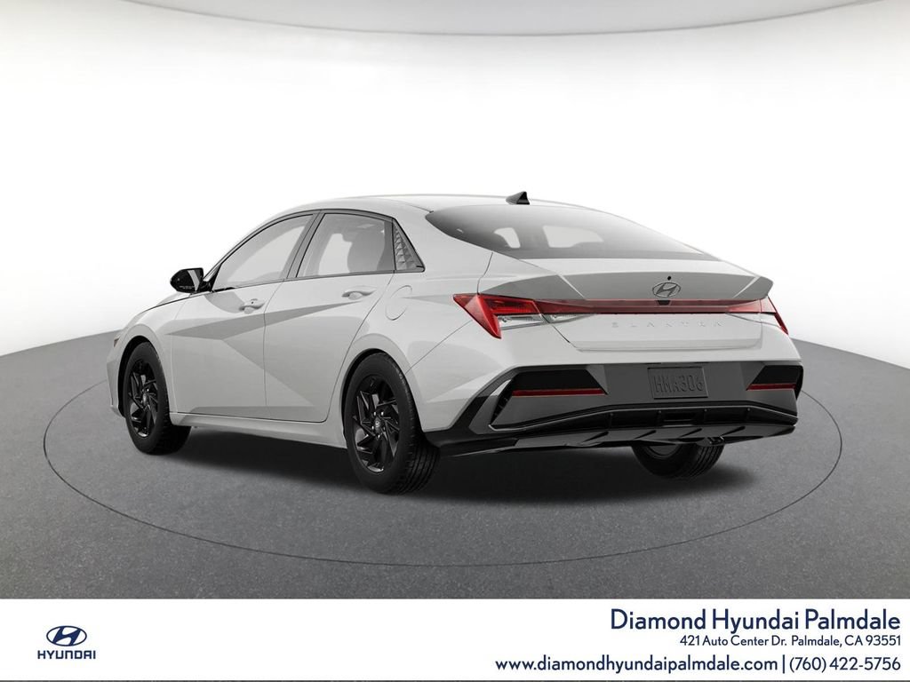 Used 2024 Hyundai Elantra SEL FWD image 5