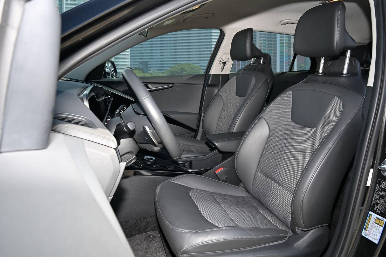 Used 2023 Kia Niro Wind FWD image 16