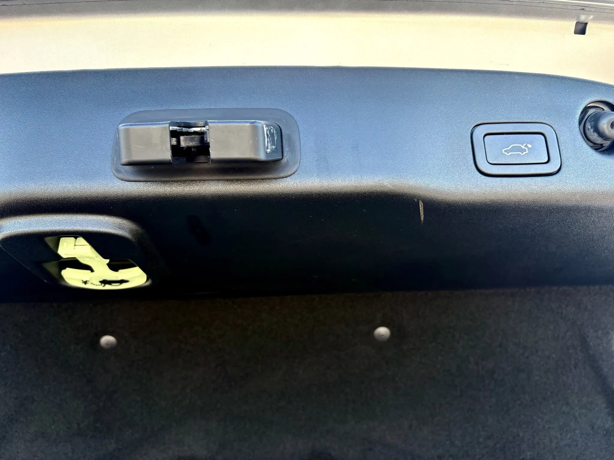 Used 2017 Jaguar XJ R-Sport image 21