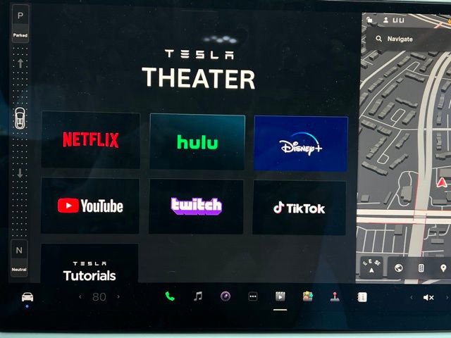 Used 2022 Tesla Model X image 23