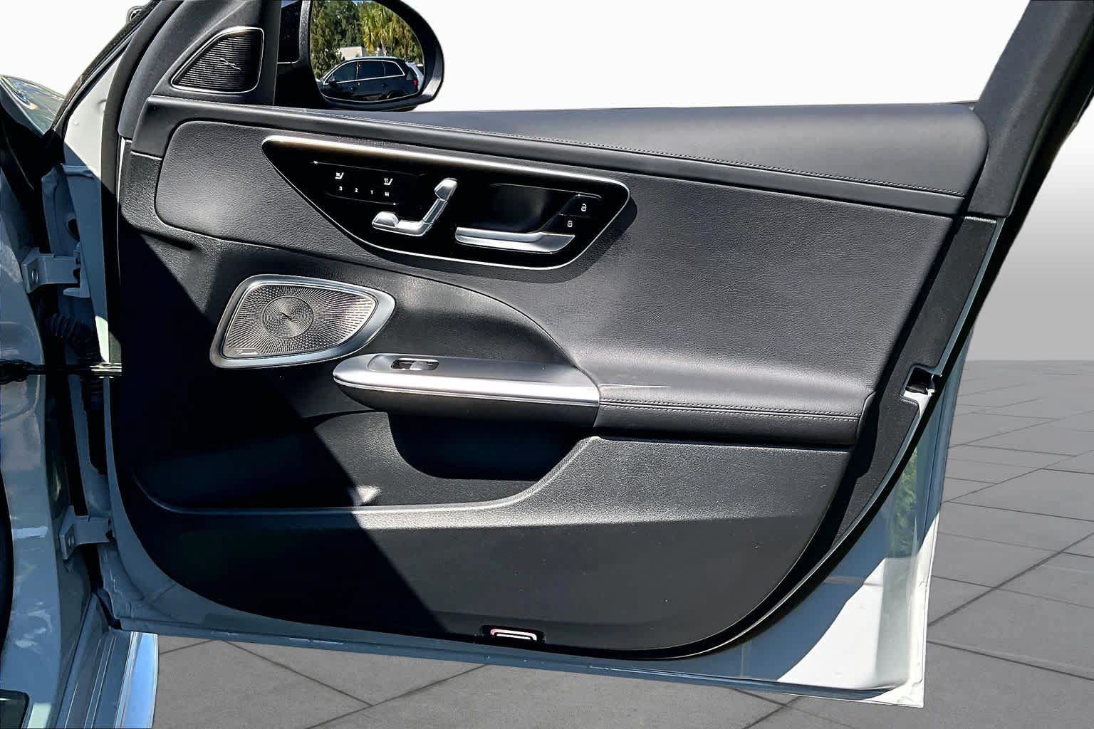 Used 2025 Mercedes-Benz C 300 4MATIC Sedan image 23