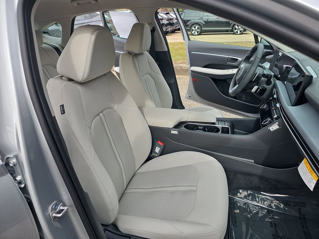 New 2026 Hyundai Sonata SEL FWD image 10